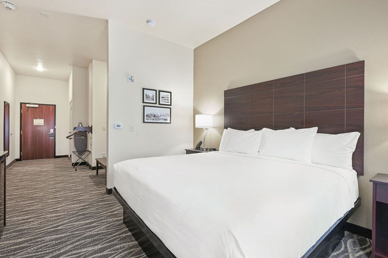 Bedroom 3, Cobblestone Hotel & Suites - Central Wisconsin Airport, Marathon