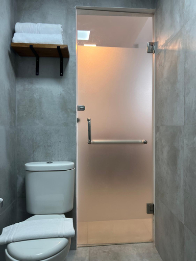 Bathroom 9