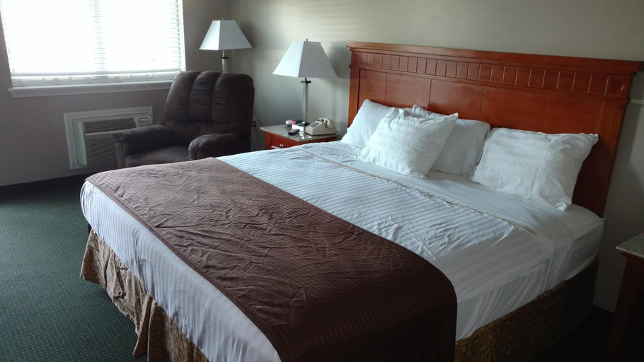 Bedroom 3, Hurricane Inn, Wayne