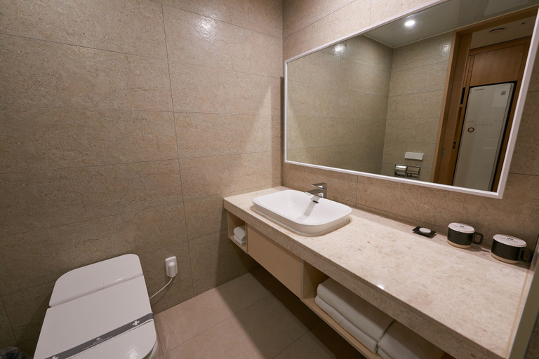 Bathroom 4, CS Hotel, Gwangsan