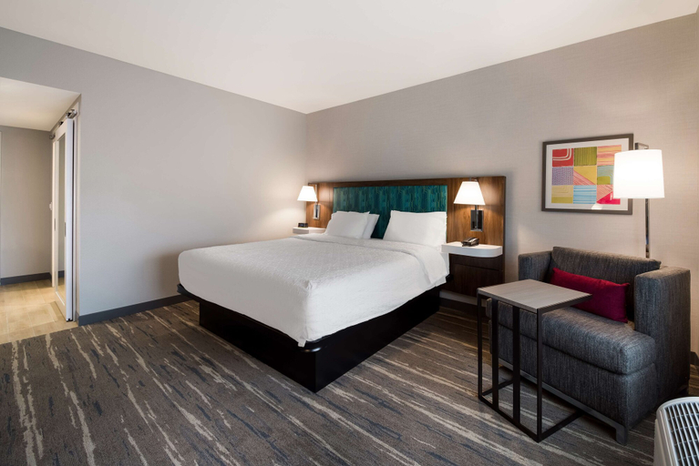 Bedroom 5, Hampton Inn Concord, Contra Costa