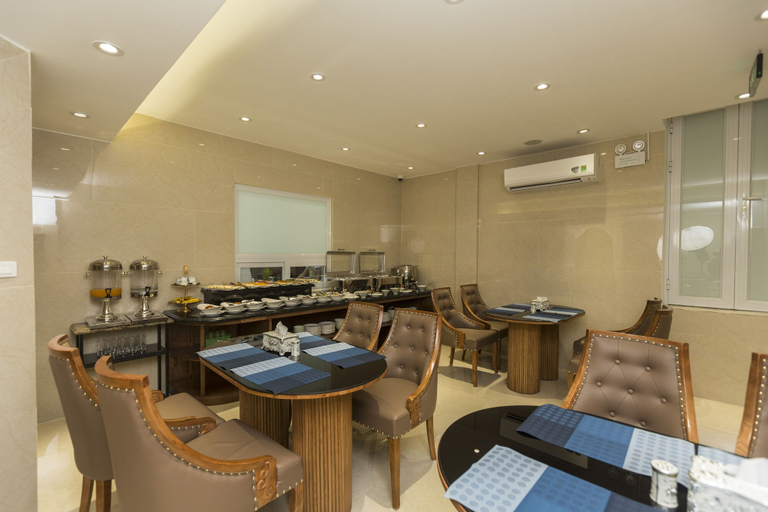 Food & Drinks 4, Blubiz Hotel 8, Từ Liêm