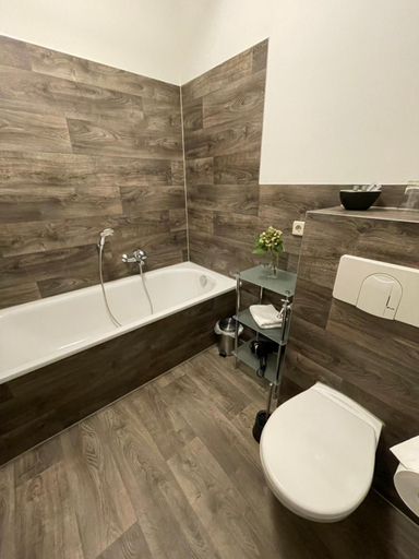 Bathroom 3, "Zur Altstadt - Am Fuße der Osterburg" Gaststatte, Pension, FEWO, Greiz