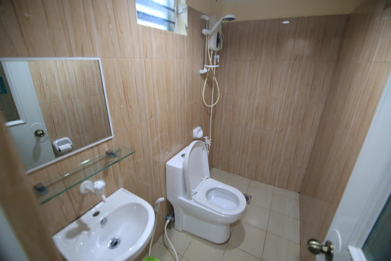 Bathroom 5, Ging-Ging Hotel & Resort, Oslob