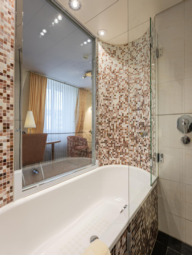 Bathroom 15