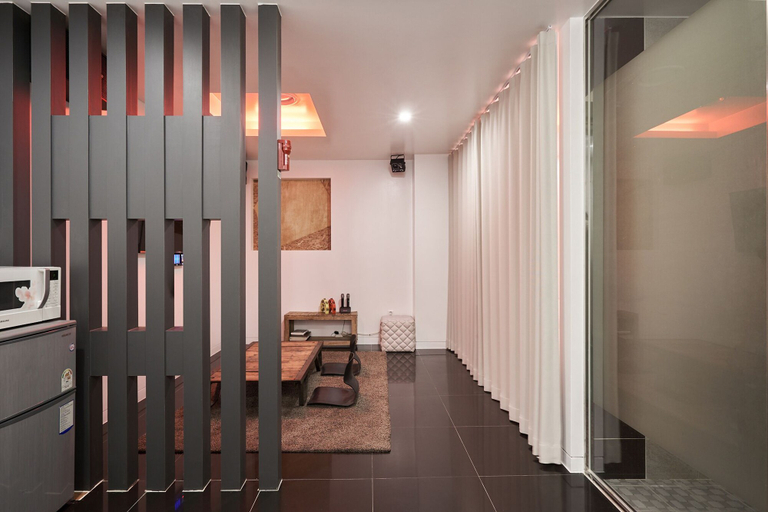 Others 5, Show Hotel, Pyeongtaek