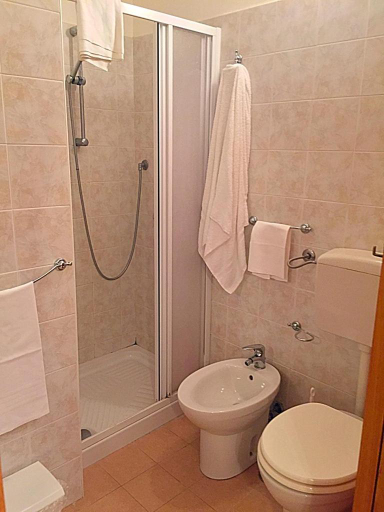 Bathroom 2, B&B Gelone, Syracuse