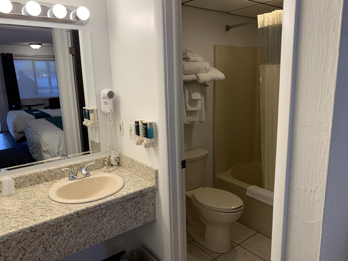 Bathroom 4, Baymont by Wyndham Petoskey, Emmet