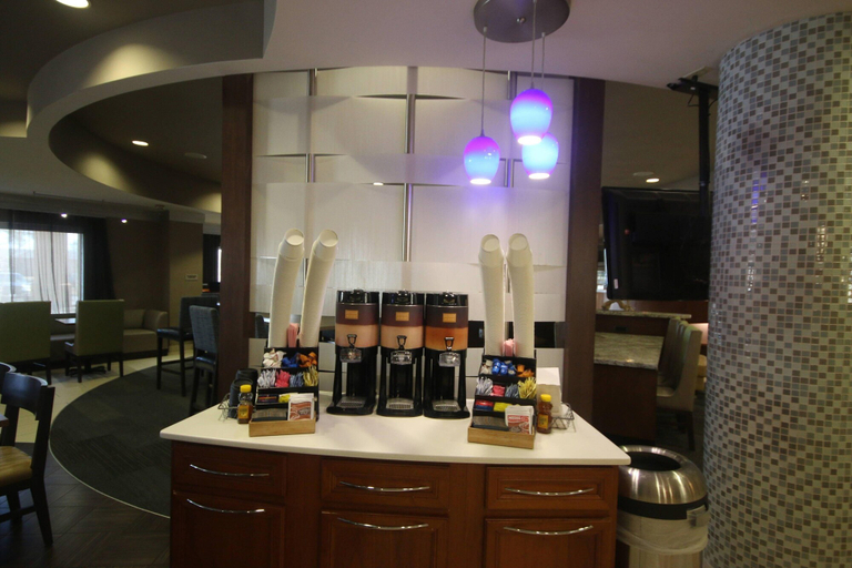Food & Drinks 5, SpringHill Suites by Marriott Charleston N./Ashley Phosphate, Charleston