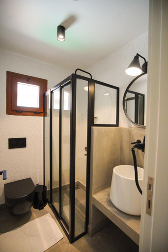 Bedroom 3, Alp Suites Mandalin, Ula
