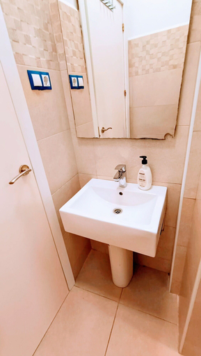 Bathroom 3, Hostal estudios, Barcelona
