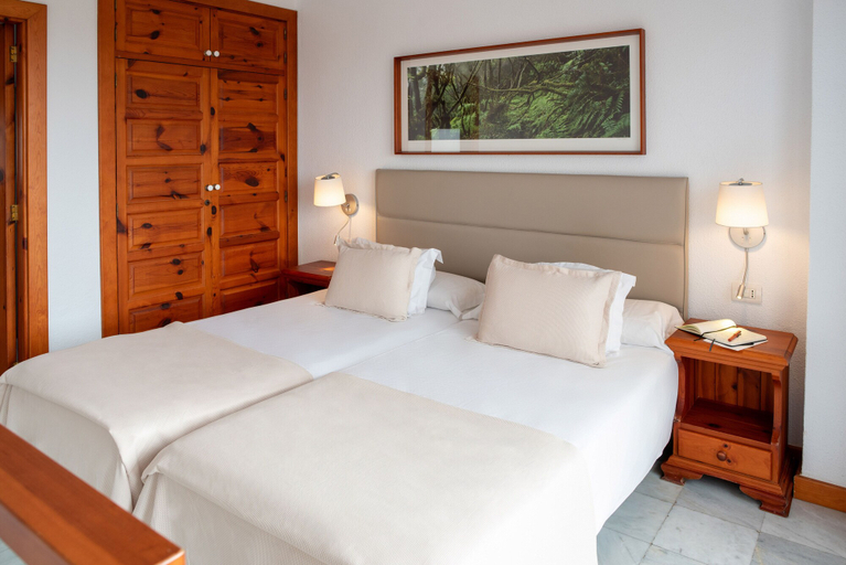 Bedroom 2, Aparthotel Parque Santiago III, Santa Cruz de Tenerife