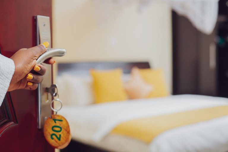 Bedroom 2, City Hill Hotel, Roherero