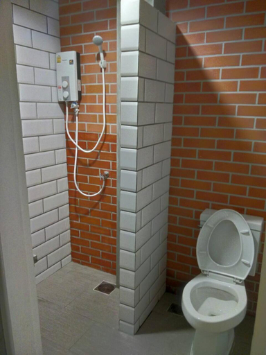 Bathroom 5, Bed@Town Hostel, Ratchathewi