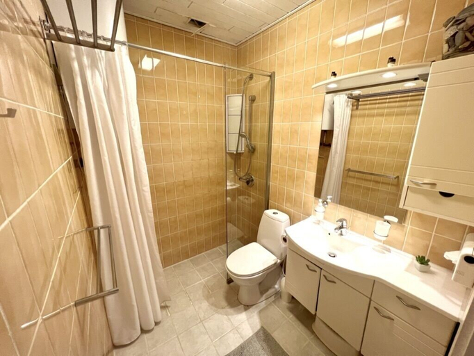 Bathroom 4, Agger Booking - lejligheder 100m fra Vesterhavet, Thisted