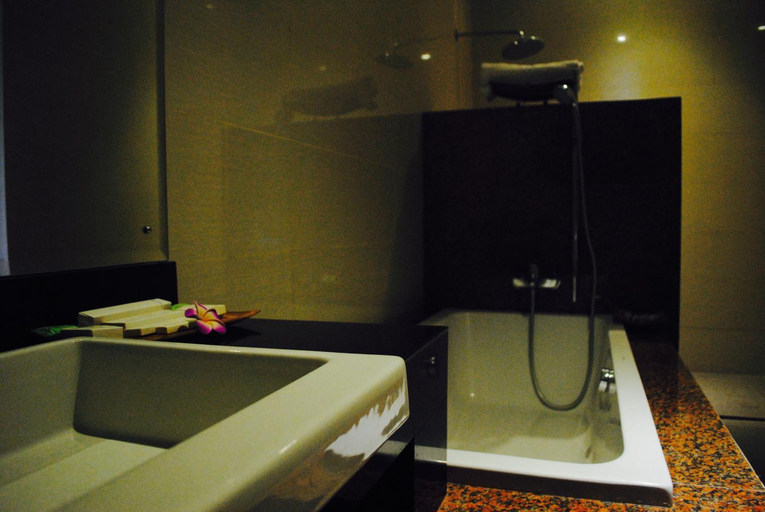 Bathroom 4, Kori Maharani Villas, Gianyar