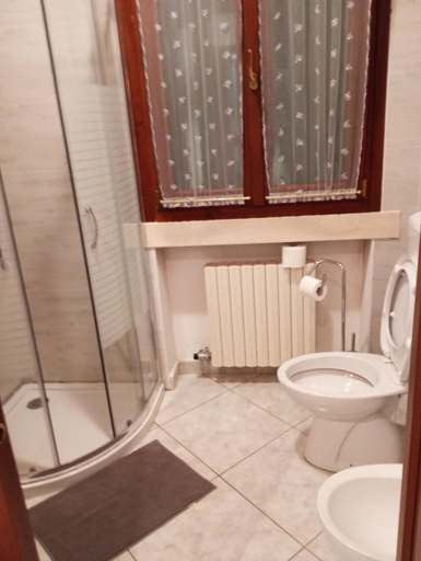 Bathroom 4, Villamoreno, Padua