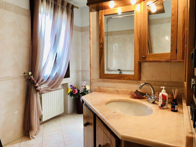 Bathroom, Villamoreno, Padua