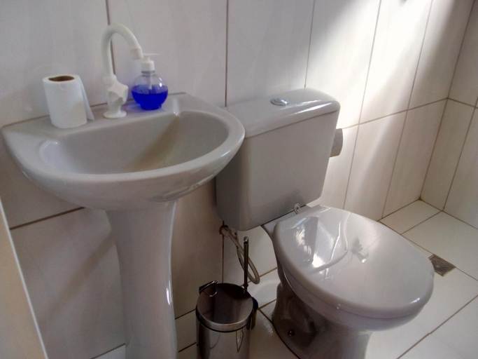 Bathroom, Rest. e Pousada Fabiao II, Itacarambira