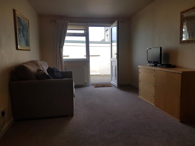 2, Fairways Cottages, South Ayrshire