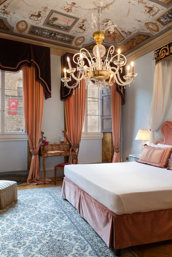 Bedroom 3, Piazza Pitti Palace, Florence