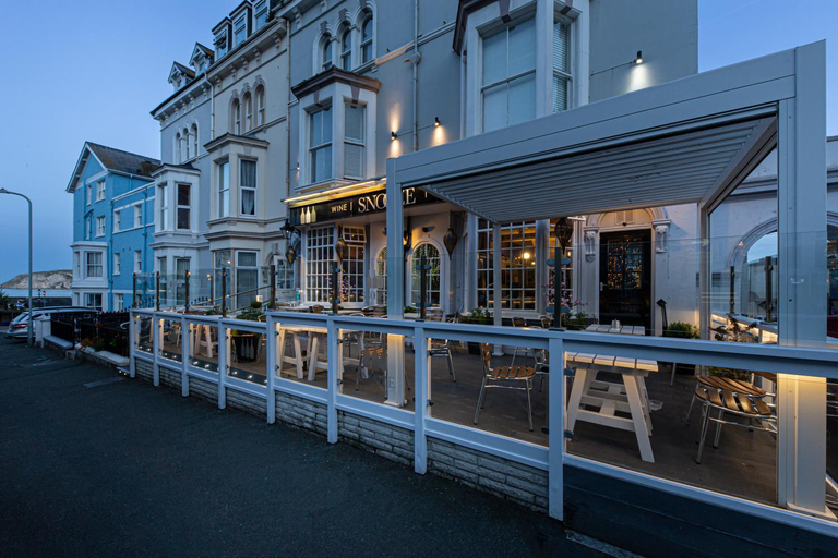 Exterior & Views 2, Snooze Rooms, Conwy