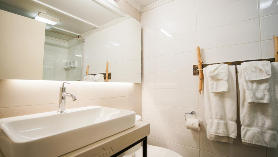Bathroom 5