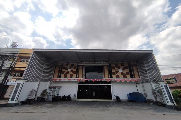 Exterior & Views 2, Rich Guesthouse, Jambi