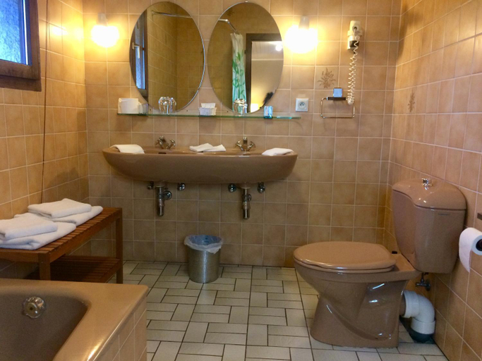Bathroom 3, Hotel La Venerie, Luxembourg