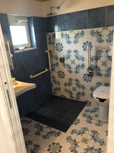Bathroom 2, Rena Resort, Caserta