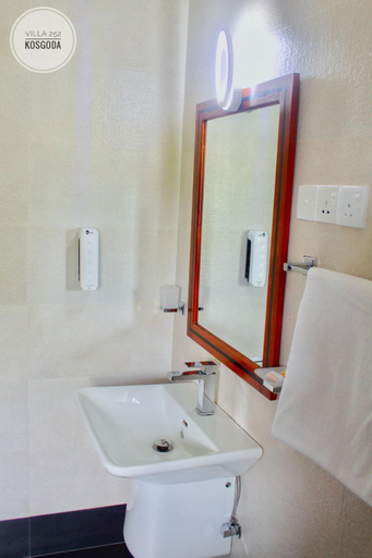 Bathroom 5, Villa 252 Kosgoda - Beach side stay & Tours, Balapitiya