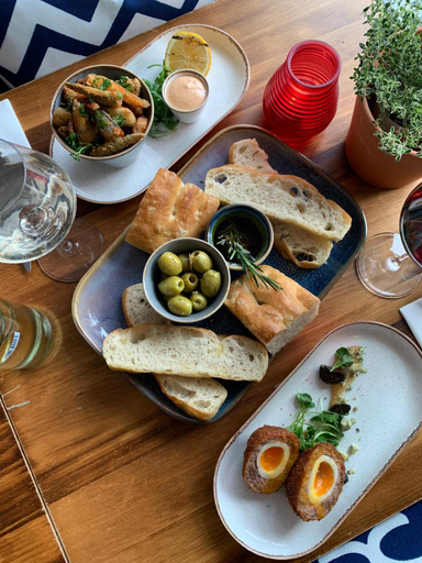 Food & Drinks 4, The Lugger Inn, Cornwall