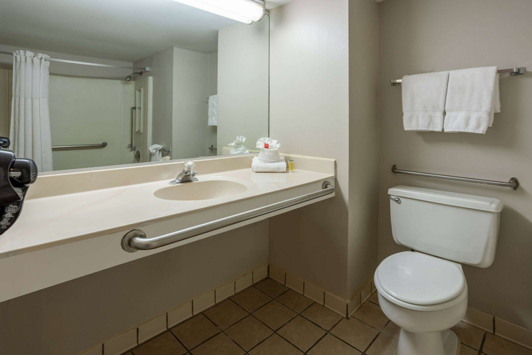 Bathroom 4, Days Inn by Wyndham Manassas Battlefield, Prince William