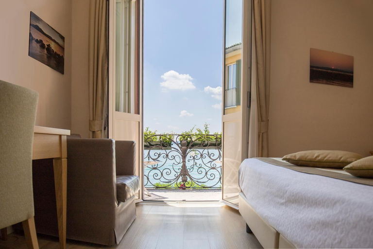 Bedroom 3, Hotel Sirmione, Brescia