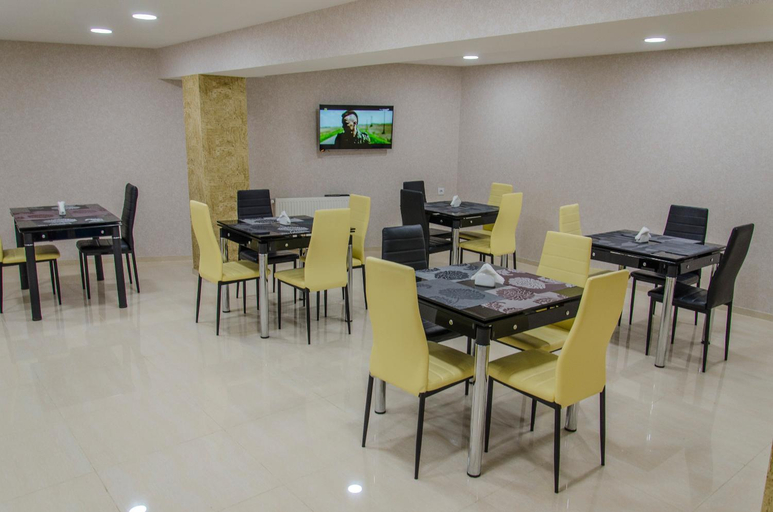Food & Drinks 5, Hotel Voyager, Tbilisi