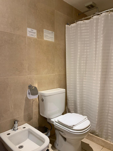 Bathroom 3, Circus Hotel Montevideo, Montevideo