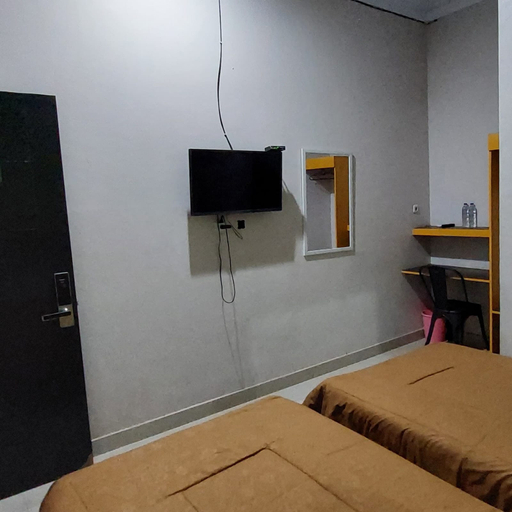 Hotel Agung Room Type - Twin Room. (L1)