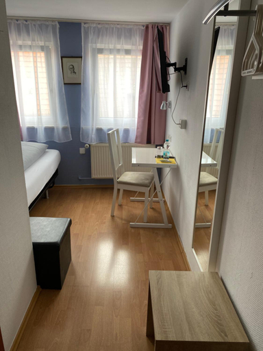 Bedroom 4, Hotel Restaurant Rossle, Calw
