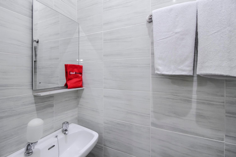 Bathroom 7