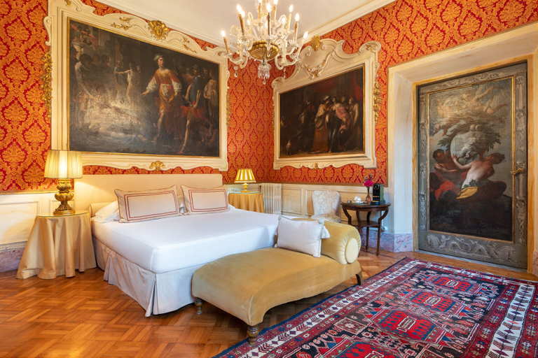 Bedroom 5, Piazza Pitti Palace, Florence