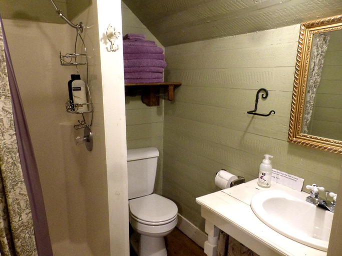 Bathroom 8