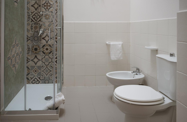 Bathroom 2, Hotel Elios Tao, Messina