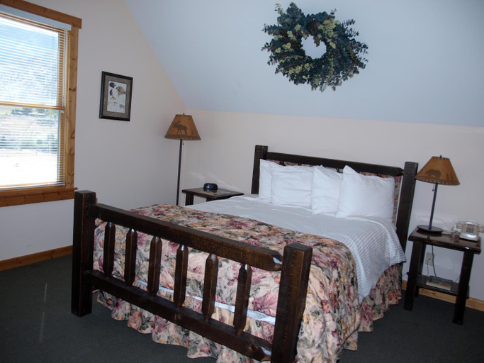 Others 2, Yellowstone Basin Inn, Park