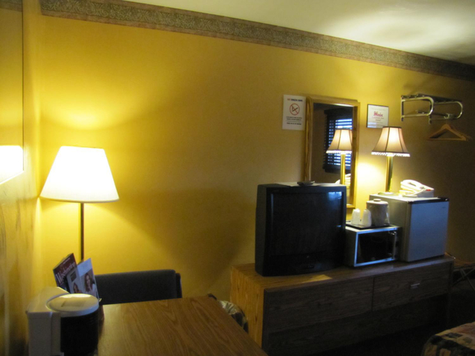 Others 5, Colonial Inn Motel, Mercer