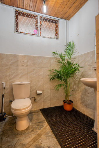 Bathroom 3, Drop Inn Hostels, Thimbirigasyaya