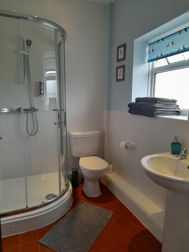 Bathroom, North Headborough, Pembrokeshire