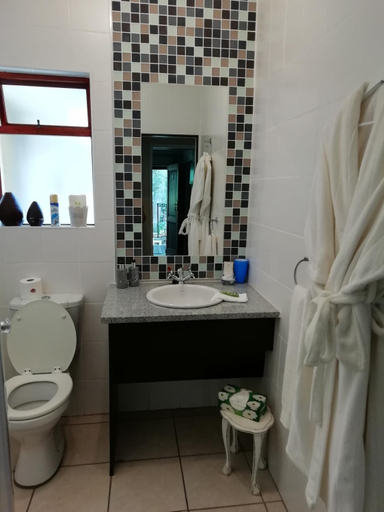 Bathroom 2, Rustic Butler B&B, Ehlanzeni