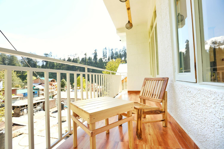 Balcony/terrace 2, The Culture Nation Hostel Manali, Kullu