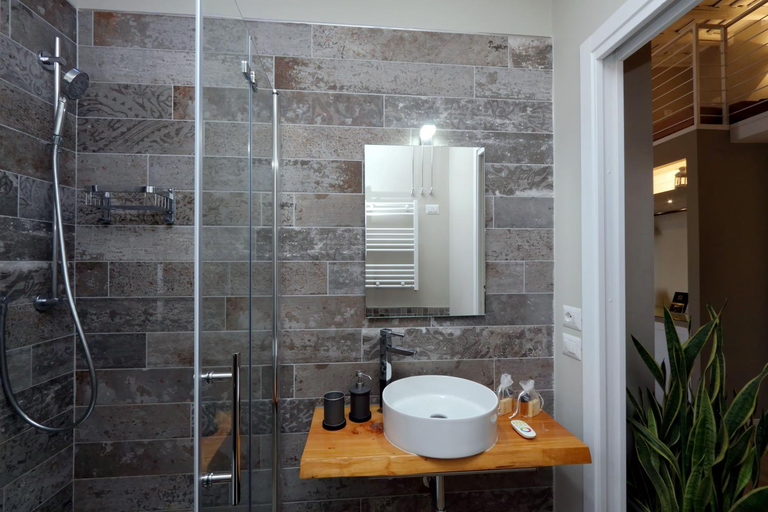 Bathroom 2, Il Borgo Luxury Suites, Rome