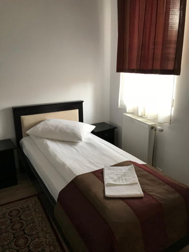 Bedroom 2, Farkas Panzio, Carta